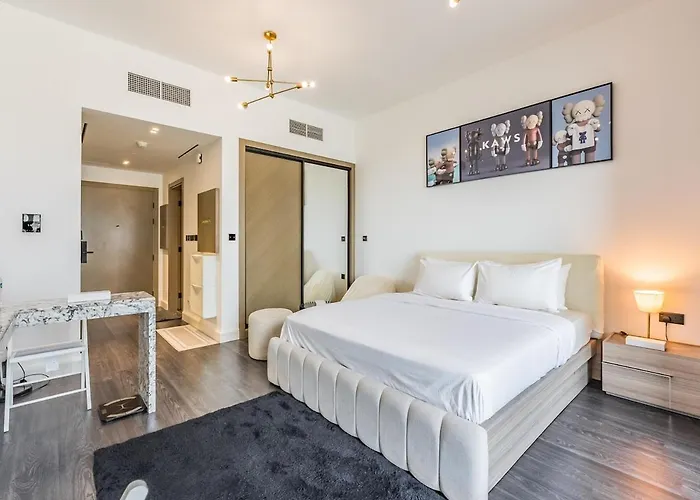 Luxurious Studio Prime Location Business Bay