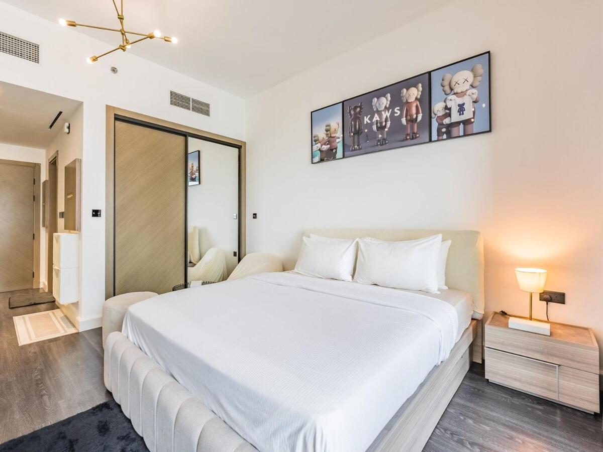 Luxurious Prime Location Business Bay Apartment Dubai